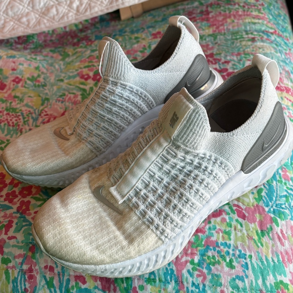 Nike tennis shoes